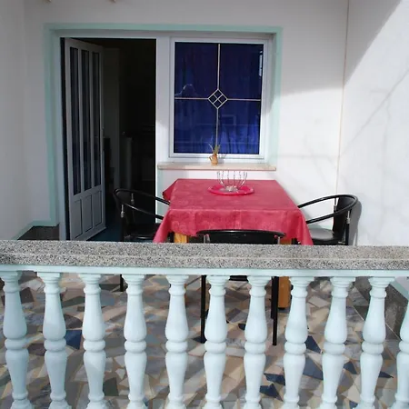 - Karin Gornji Apartment