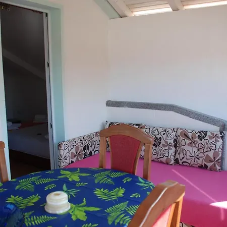 Apartment - Karin Gornji *
